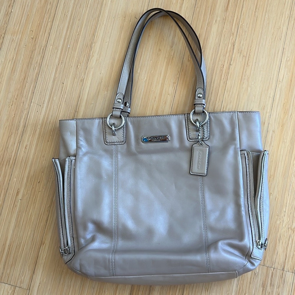 Coach champagne Gallery Leather Zipper Tote Shoulder Bag No. E1260-F19456
